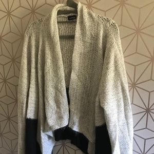 Fuzzy and Cozy Torrid cardigan Size 2x (2)